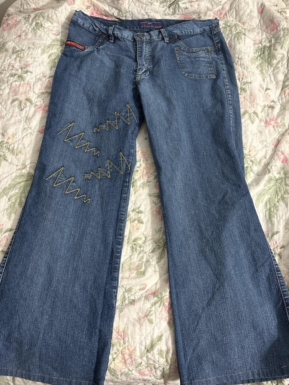 Women’s Blue Embroidered Wide-Leg Jeans